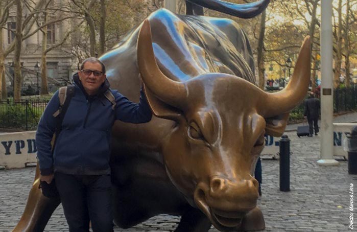 009-diver-foto-3-touro-charging-bull